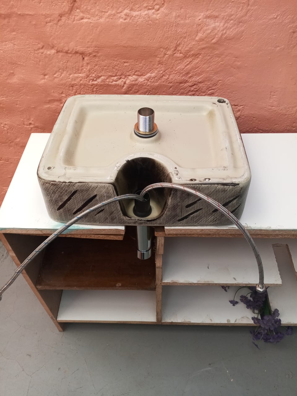 Sink basin and fitment